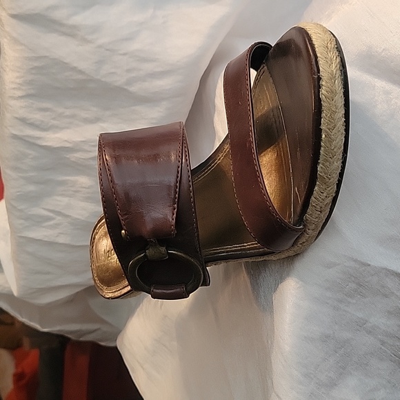 Liz Claiborne Flex sandals - Picture 2 of 4